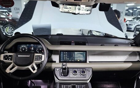 Land Rover Defender II, 2021 год, 10 700 000 рублей, 13 фотография