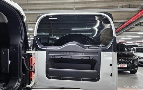 Land Rover Defender II, 2021 год, 10 700 000 рублей, 21 фотография