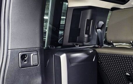 Land Rover Defender II, 2021 год, 10 700 000 рублей, 26 фотография