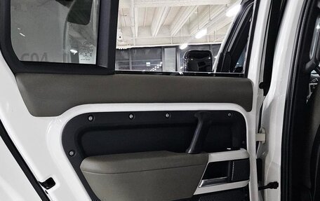 Land Rover Defender II, 2021 год, 10 700 000 рублей, 32 фотография