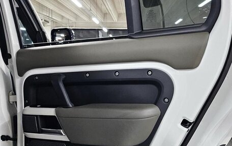 Land Rover Defender II, 2021 год, 10 700 000 рублей, 34 фотография