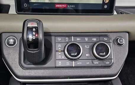 Land Rover Defender II, 2021 год, 10 700 000 рублей, 33 фотография