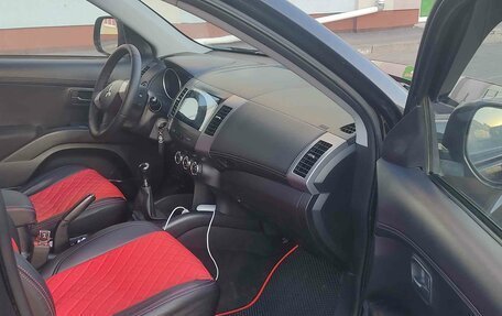 Mitsubishi Outlander III рестайлинг 3, 2010 год, 1 150 000 рублей, 2 фотография