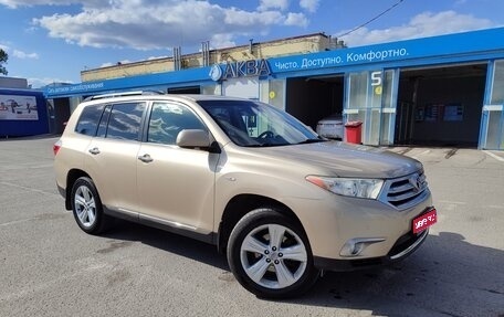 Toyota Highlander III, 2011 год, 1 920 000 рублей, 1 фотография