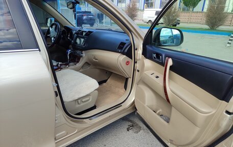 Toyota Highlander III, 2011 год, 1 920 000 рублей, 3 фотография