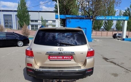 Toyota Highlander III, 2011 год, 1 920 000 рублей, 2 фотография