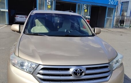 Toyota Highlander III, 2011 год, 1 920 000 рублей, 10 фотография