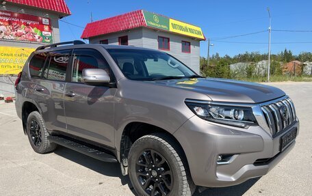 Toyota Land Cruiser Prado 150 рестайлинг 2, 2020 год, 4 700 000 рублей, 2 фотография