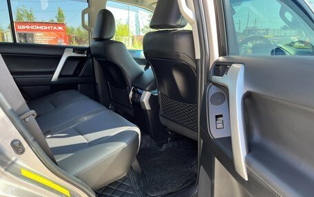 Toyota Land Cruiser Prado 150 рестайлинг 2, 2020 год, 4 700 000 рублей, 7 фотография