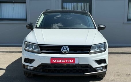 Volkswagen Tiguan II, 2018 год, 2 075 000 рублей, 2 фотография