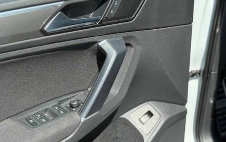 Volkswagen Tiguan II, 2018 год, 2 075 000 рублей, 16 фотография