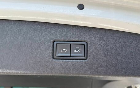 Volkswagen Tiguan II, 2018 год, 2 075 000 рублей, 19 фотография
