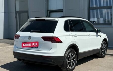 Volkswagen Tiguan II, 2018 год, 2 075 000 рублей, 4 фотография
