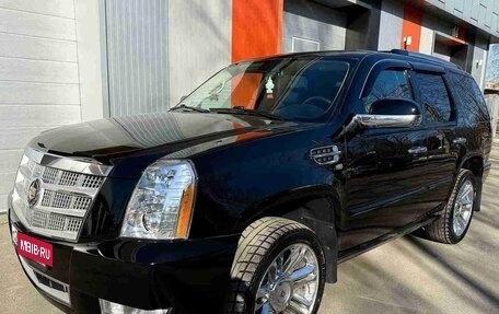 Cadillac Escalade III, 2013 год, 2 500 000 рублей, 2 фотография
