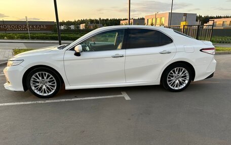 Toyota Camry, 2020 год, 2 500 000 рублей, 4 фотография