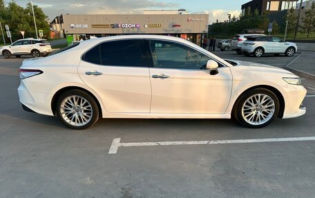 Toyota Camry, 2020 год, 2 500 000 рублей, 8 фотография