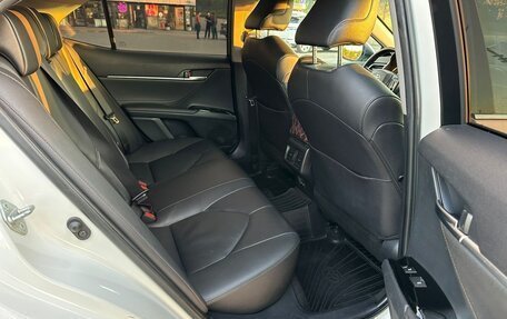 Toyota Camry, 2020 год, 2 500 000 рублей, 10 фотография