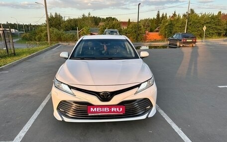 Toyota Camry, 2020 год, 2 500 000 рублей, 3 фотография