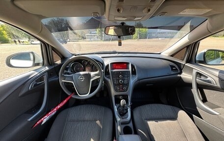 Opel Astra J, 2012 год, 9 фотография