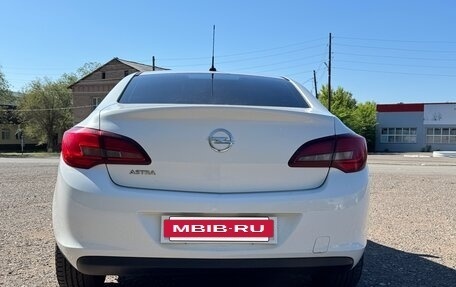 Opel Astra J, 2012 год, 7 фотография