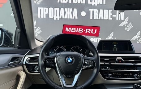 BMW 5 серия, 2019 год, 2 700 000 рублей, 14 фотография