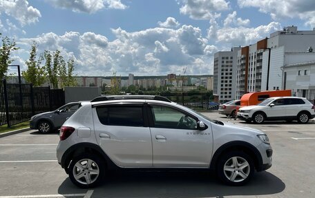 Renault Sandero II рестайлинг, 2015 год, 740 000 рублей, 3 фотография