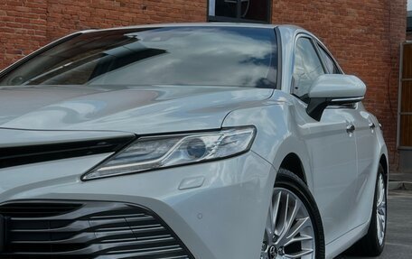 Toyota Camry, 2018 год, 3 220 000 рублей, 10 фотография