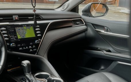 Toyota Camry, 2018 год, 3 220 000 рублей, 12 фотография