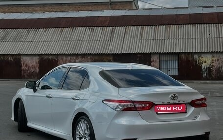 Toyota Camry, 2018 год, 3 220 000 рублей, 3 фотография