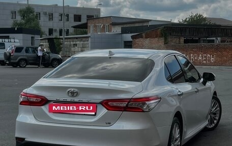 Toyota Camry, 2018 год, 3 220 000 рублей, 4 фотография