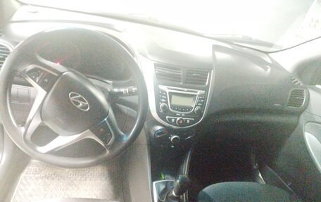 Hyundai Solaris II рестайлинг, 2012 год, 631 000 рублей, 7 фотография