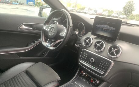 Mercedes-Benz GLA, 2017 год, 1 600 000 рублей, 11 фотография