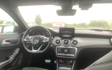 Mercedes-Benz GLA, 2017 год, 1 600 000 рублей, 10 фотография