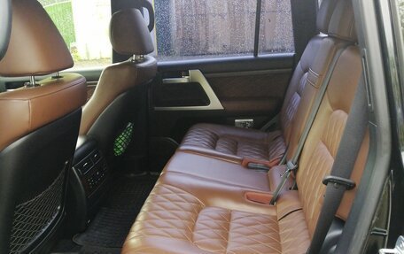 Toyota Land Cruiser 200, 2017 год, 7 000 000 рублей, 6 фотография