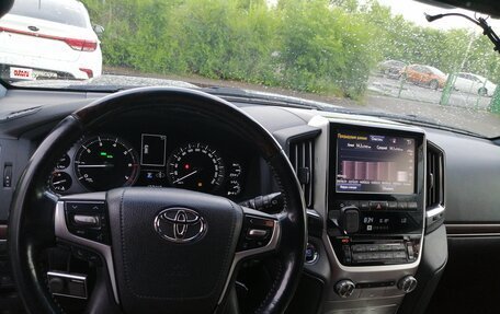 Toyota Land Cruiser 200, 2017 год, 7 000 000 рублей, 7 фотография