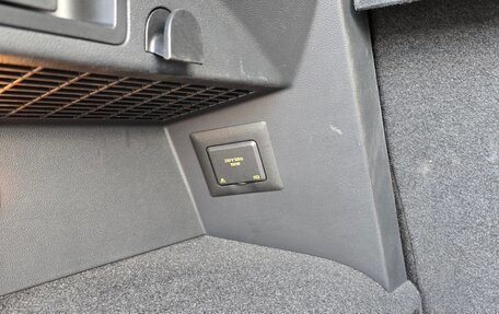 Volkswagen Tiguan I, 2018 год, 3 000 000 рублей, 12 фотография