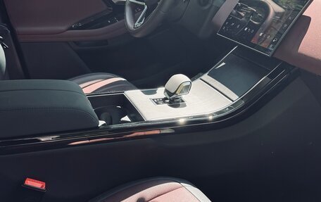 Land Rover Range Rover Evoque II, 2024 год, 6 000 000 рублей, 19 фотография