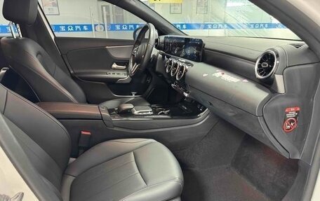 Mercedes-Benz A-Класс, 2022 год, 1 760 000 рублей, 9 фотография