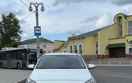 Hyundai Solaris II рестайлинг, 2018 год, 1 390 000 рублей, 2 фотография