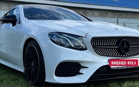 Mercedes-Benz E-Класс, 2019 год, 3 850 000 рублей, 4 фотография