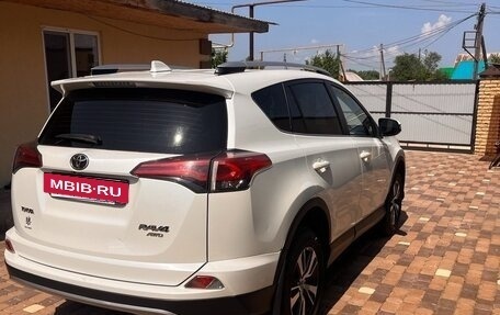 Toyota RAV4, 2018 год, 2 590 000 рублей, 4 фотография