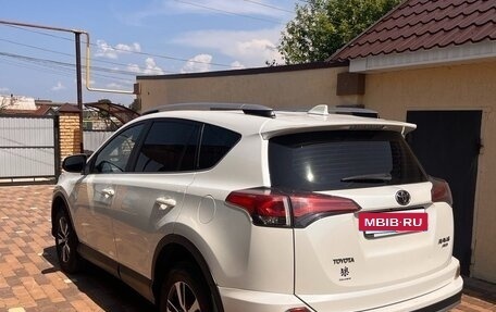Toyota RAV4, 2018 год, 2 590 000 рублей, 3 фотография