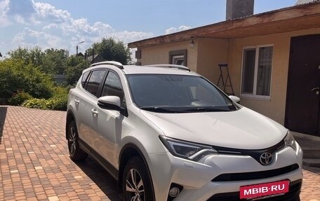 Toyota RAV4, 2018 год, 2 590 000 рублей, 2 фотография