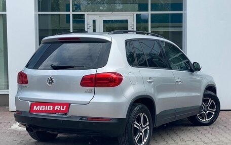 Volkswagen Tiguan I, 2011 год, 959 000 рублей, 2 фотография