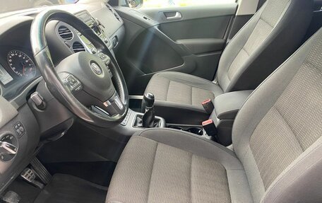Volkswagen Tiguan I, 2011 год, 959 000 рублей, 11 фотография