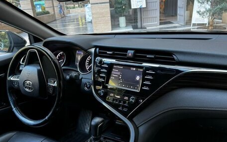 Toyota Camry, 2018 год, 2 200 000 рублей, 6 фотография