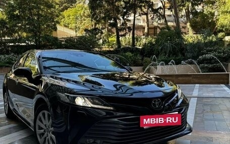 Toyota Camry, 2018 год, 2 200 000 рублей, 2 фотография