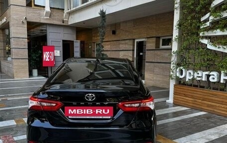 Toyota Camry, 2018 год, 2 200 000 рублей, 5 фотография