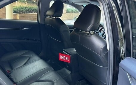 Toyota Camry, 2018 год, 2 200 000 рублей, 10 фотография