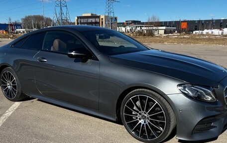 Mercedes-Benz E-Класс, 2018 год, 4 000 000 рублей, 2 фотография